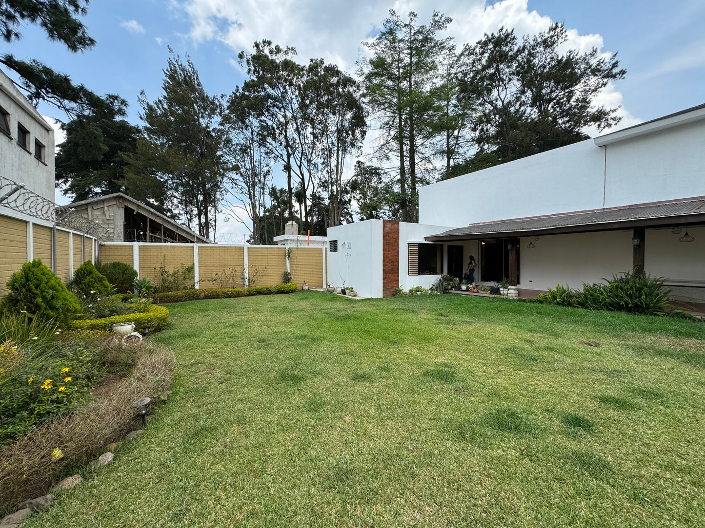 VENTA  - Casa en Carretera a El Salvador